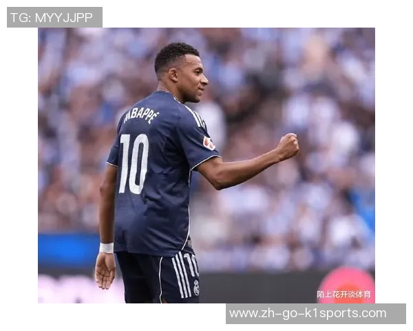 姆巴佩球场外时尚穿搭引领潮流 他的街头风格如何诠释个性与品味 姆巴佩球场外时尚穿搭引领潮流 他的街头风格如何诠释个性与品味